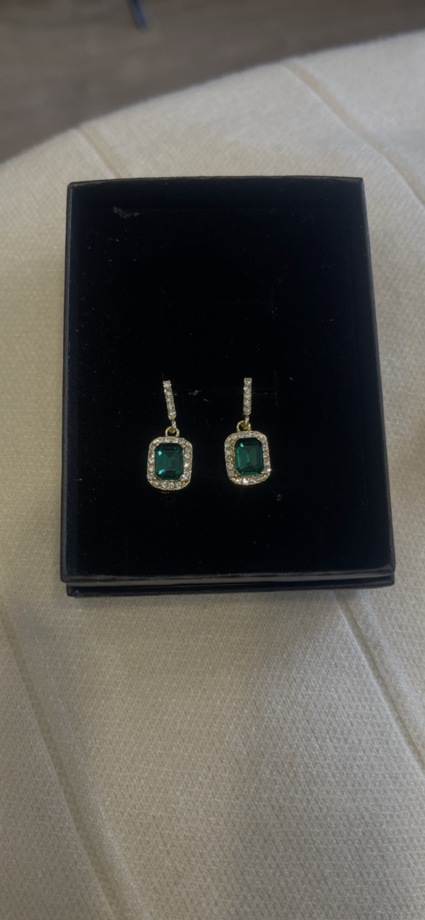 Drop earring emerald