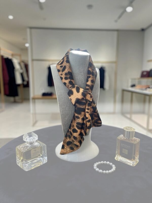 Neck scarf leopard